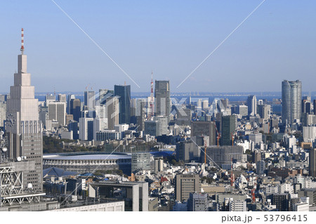 日本の東京都市景観 新国立競技場や東京タワーなどを望む 日本の東京都市景観 新国立競技場や東京タワーなどを望む 53796415