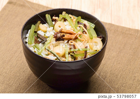 山菜ご飯 53798057