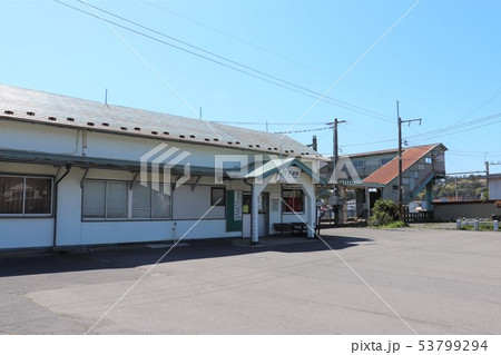 羽越本線の吹浦駅前 羽越本線の吹浦駅前 53799294
