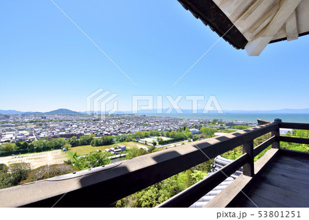 国宝彦根城　天守から南西方面の展望　琵琶湖と比良山系　日本100名城　滋賀県彦根市 53801251
