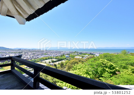 国宝彦根城　天守から南西方面の展望　琵琶湖と比良山系　日本100名城　滋賀県彦根市 53801252