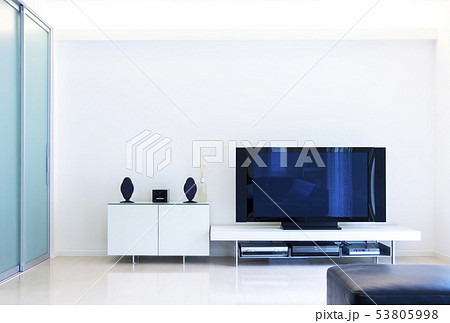 明るいリビングルーム　オーディオルーム　シアタールーム　シンプルな部屋 53805998