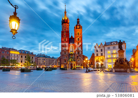 Krakow. Market square in the night lights at sunrise. 53806081