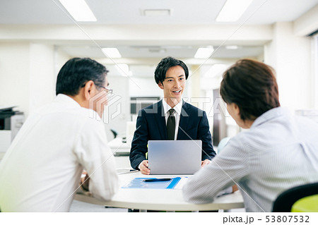 窓口 営業 相談 契約 説明 販売 運用 相続 投資 53807532