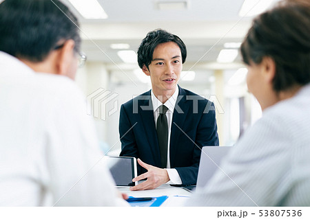 窓口 営業 相談 契約 説明 販売 運用 相続 投資 窓口 営業 相談 契約 説明 販売 運用 相続 投資 53807536