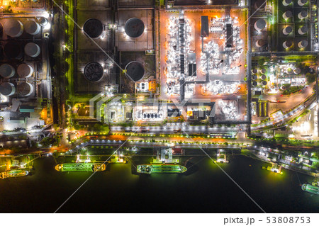 Oil tanker ship loading in port at oil refinery, 53808753