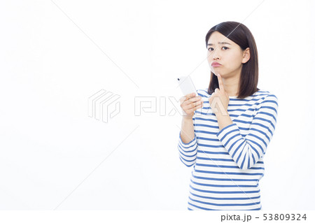 30代女性　スマホ 53809324