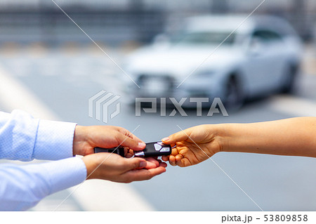 高級車　整備　セールスマン　メカニック　テクニシャン　メンテナンス　女性　男性　名車　個人　ビジネス 53809858