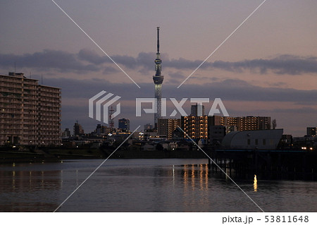 隅田川夕景-東京スカイツリー【東京都足立区】 隅田川夕景-東京スカイツリー【東京都足立区】 53811648