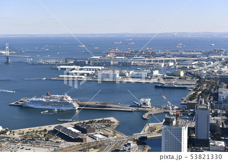日本の横浜都市景観　横浜港などを望む＝2019年（平成31年）1月27日撮影 53821330