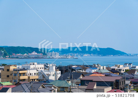 神奈川県　鎌倉市の高台から逗子市を望む 53821708