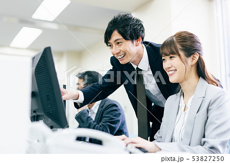 ビジネス オフィス デスクワーク ビジネス オフィス デスクワーク 53827250