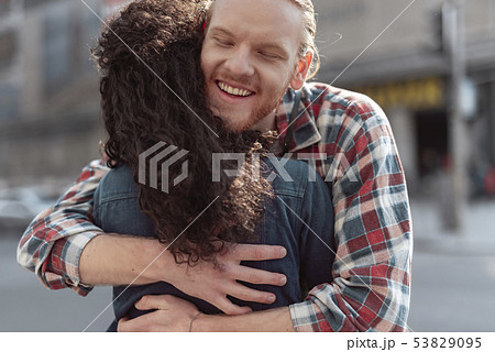 Young lovers are enjoying romantic time outdoor 53829095