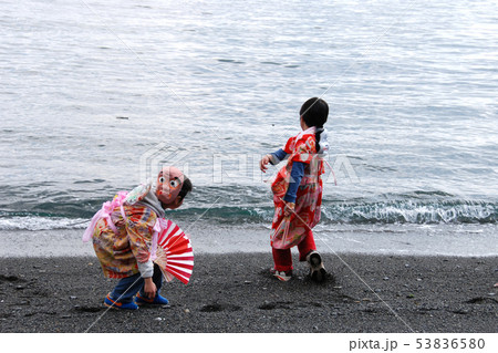 海辺の子供たちの写真素材 [53836580] - PIXTA