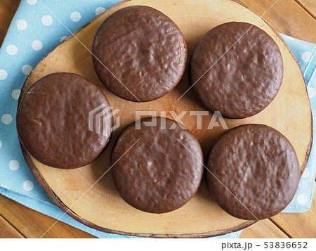 チョコパイ 牛乳 料理である 53836652