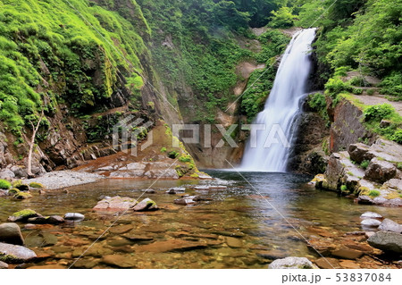 新緑の秋保大滝 53837084
