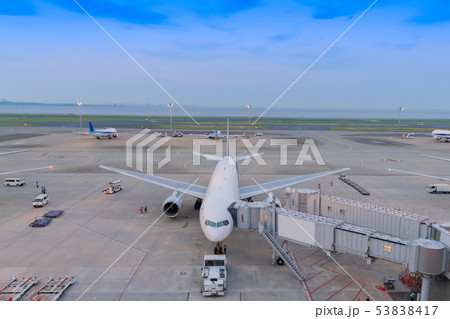 羽田空港第2ターミナル 展望デッキから見た飛行機 羽田空港第2ターミナル 展望デッキから見た飛行機 53838417