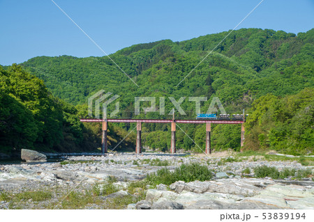秩父 荒川 親鼻河原より下流秩父鉄道鉄橋わ望む 秩父 荒川 親鼻河原より下流秩父鉄道鉄橋わ望む 53839194