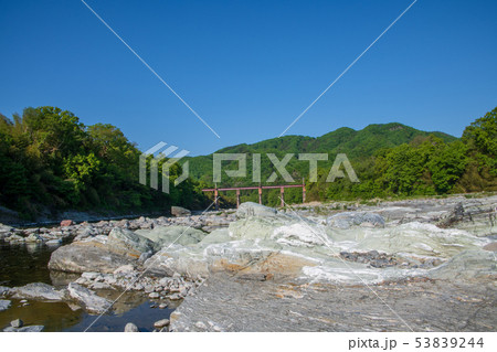 秩父 荒川 親鼻河原より下流秩父鉄道鉄橋わ望む 秩父 荒川 親鼻河原より下流秩父鉄道鉄橋わ望む 53839244