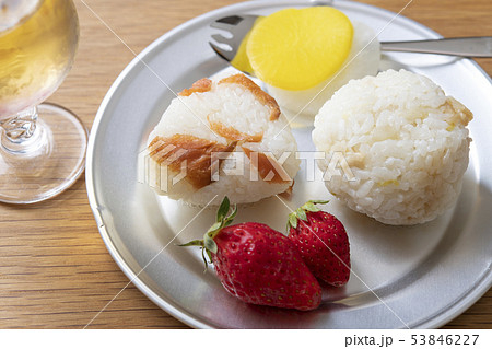 鮭むすびと帆立むすび 53846227