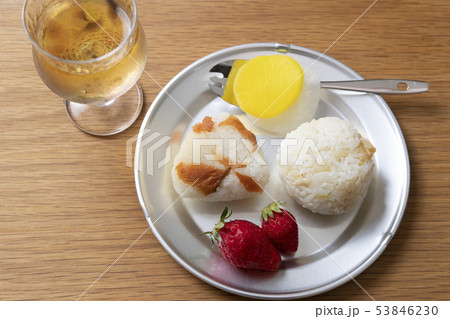 鮭むすびと帆立むすび 53846230