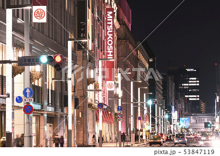 日本の東京都市景観  「室町二丁目」や日本橋三越などを望む 53847119
