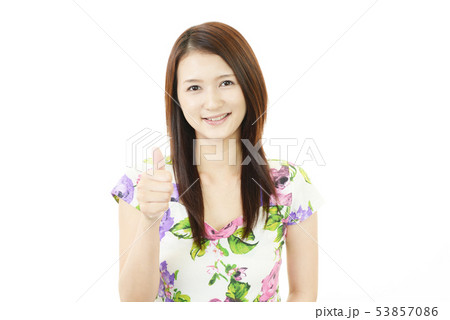 喜ぶ女性 喜ぶ女性 53857086