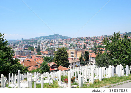 サラエボの墓地 53857888