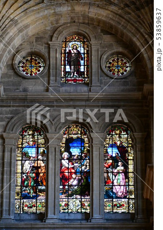 マラガ、片腕の貴婦人と呼ばれるカテドラルのステンドグラス 53859637