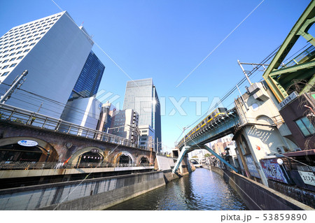 日本の東京都市景観 昌平橋から御茶ノ水駅方向 聖橋付近を望むの写真素材