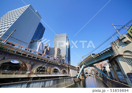 日本の東京都市景観 昌平橋から御茶ノ水駅方向 聖橋付近を望むの写真素材