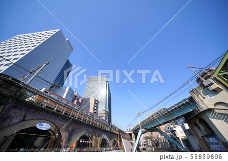 日本の東京都市景観 昌平橋から御茶ノ水駅方向 聖橋付近を望むの写真素材