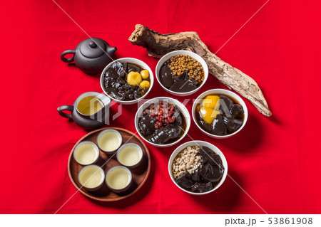 台湾の漢方黒ゼリー　Licorice black jelly Taiwanese dessert 53861908