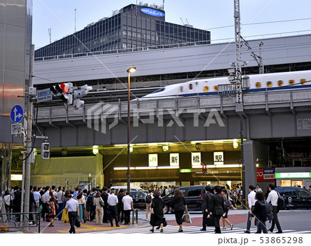 日本の東京都市景観 新橋駅(銀座口)や新幹線などを望む 日本の東京都市景観 新橋駅(銀座口)や新幹線などを望む 53865298