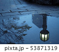 雨　街灯 53871319