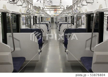 上野東京ラインE231系（普通車・電車内） 53876804