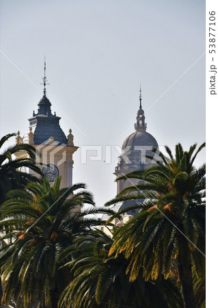マラガ、市庁舎の塔とカテドラル鐘楼 53877106