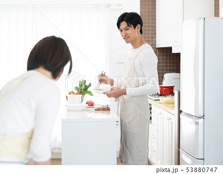 夫婦で家事 53880747