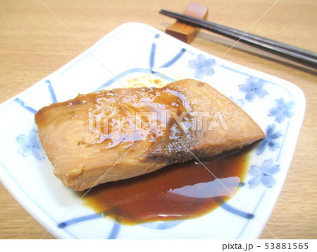煮魚　メカジキ切り身の煮付け 53881565
