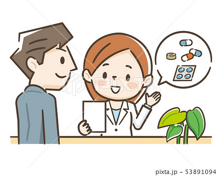 薬剤師の説明を聞く男性 53891094