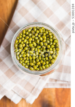 Green mung beans. Green mung beans. 53891394