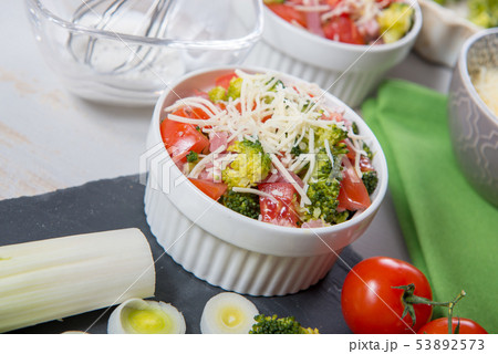 preparation of french  quiche lorraine 53892573