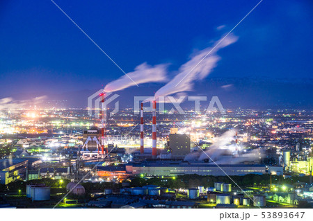 《新潟県》新潟市の夜景・住宅街と工場 《新潟県》新潟市の夜景・住宅街と工場 53893647