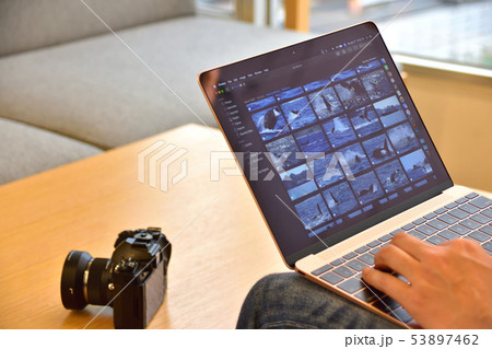 写真データの整理作業 写真データの整理作業 53897462