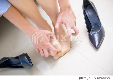 Businesswoman with athlete foot 53898859