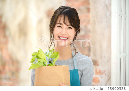 主婦　ライフスタイル　買物　お使い 53900528