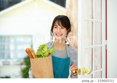 主婦　ライフスタイル　買物　お使い 53900531