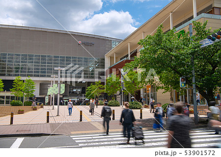 日本の横浜都市景観  たまプラーザ駅を望む 53901572