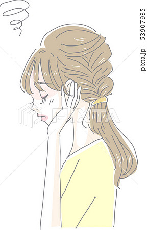 悩む女性(目を閉じる) 悩む女性(目を閉じる) 53907935