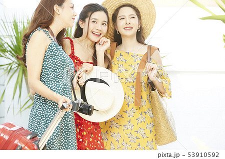 女性　女子旅　リゾート　 53910592